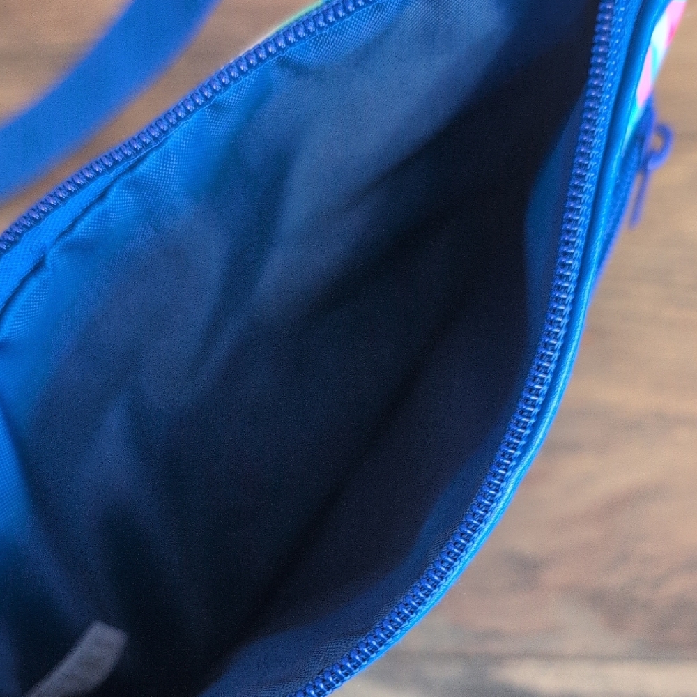 Simply Southern Tropical Print Crossbody Bag with Blue Strap M360 - Picture 5 of 6